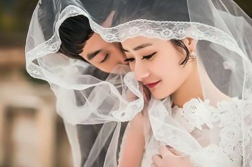 網(wǎng)紅臭豆腐擺地?cái)傎嶅X嗎